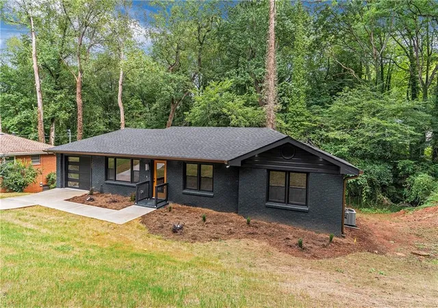 2nd image of 1300 Aniwaka Ave Sw, Atlanta, GA 30311 | MLS# 7795321