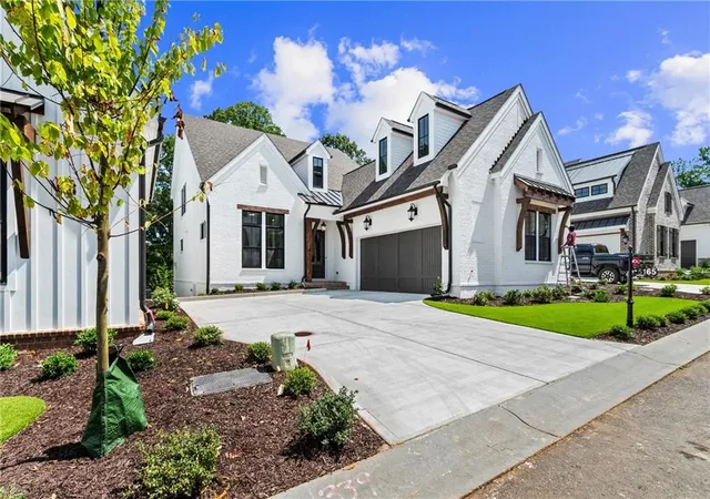 2nd image of 5501 Bandolino Ln, Peachtree Corners, GA 30092 | MLS# 7699516