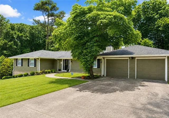 2nd image of 840 Sugar Creek Dr Se, Conyers, GA 30094 | MLS# 7790378