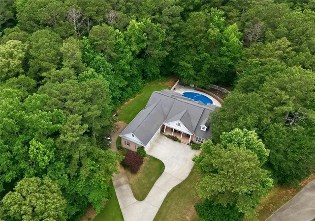3rd image of 4782 Lewis Rd, Powder Springs, GA 30127 | MLS# 7795157
