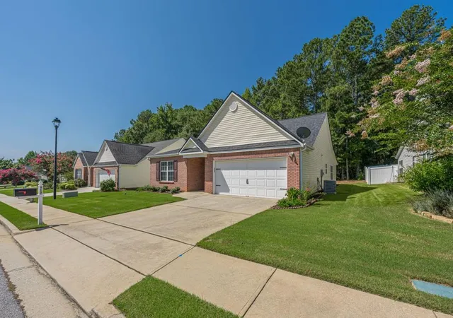 Photo 2 of Single family home for sale at 912 Village View Cir, Loganville, GA 30052 | MLS# 7823423 | Listing updated on 2026-08-19