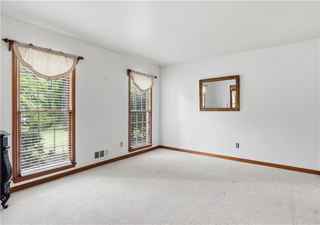 Photo 4 of Sale Pending at 3248 Hunterdon Way SE, Marietta, GA 30067 | MLS# 7821319 | Listing updated on 2026-09-08