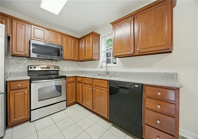 Photo 2 of Condo for sale at 212 Summer Pl, Norcross, GA 30071 | MLS# 7805575 | Listing updated on 2026-08-25