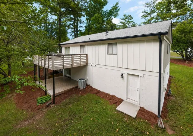 Photo 2 of Single family home for sale at 2153 Greenhill Dr Sw, Marietta, GA 30008 | MLS# 7804828 | Listing updated on 2026-09-19
