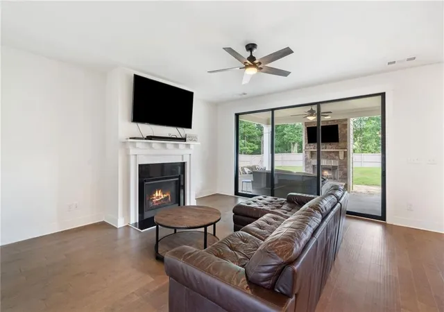 2nd image of 2453 Oxenwood Dr Sw, Marietta, GA 30064 | MLS# 7790725