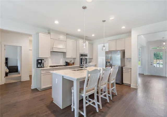 3rd image of 2453 Oxenwood Dr Sw, Marietta, GA 30064 | MLS# 7790725