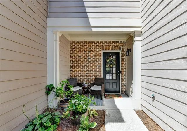 Photo 3 of Townhouse for sale at 5880 Vista Brk Dr, Suwanee, GA 30024 | MLS# 7808700 | Listing updated on 2026-09-13