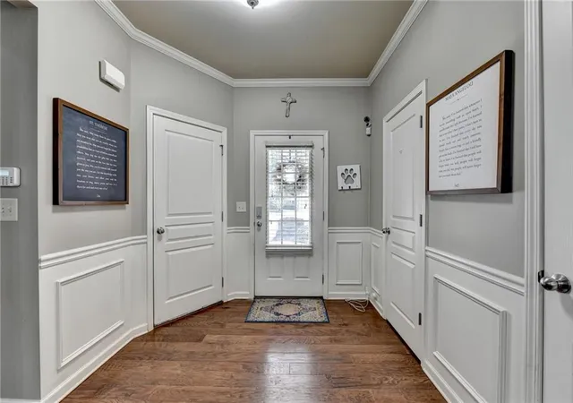 Photo 4 of Townhouse for sale at 5880 Vista Brk Dr, Suwanee, GA 30024 | MLS# 7808700 | Listing updated on 2026-09-13