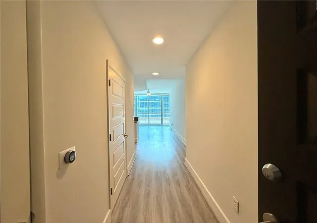 2nd image of 1080 Peachtree St Ne #605, Atlanta, GA 30309 | MLS# 7798127
