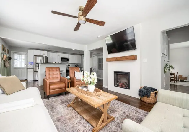 Photo 4 of Sale Pending at 491 Hopkins St, Atlanta, GA 30310 | MLS# 7819608 | Listing updated on 2026-08-25
