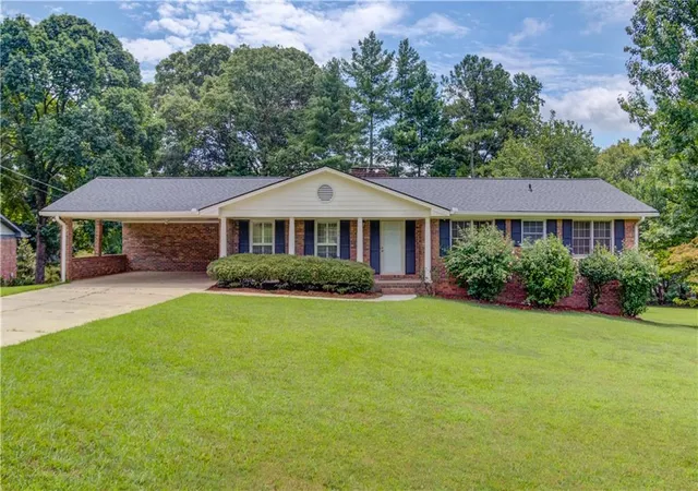 1st image of 4461 S Roberts Dr, Sugar Hill, GA 30518 | MLS# 7810245