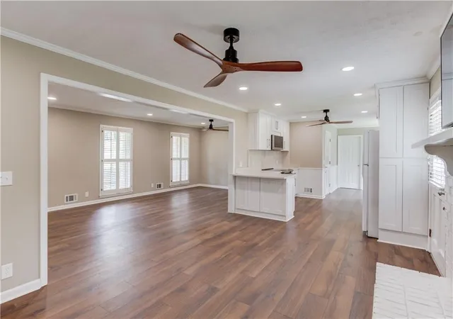 3rd image of 4461 S Roberts Dr, Sugar Hill, GA 30518 | MLS# 7810245