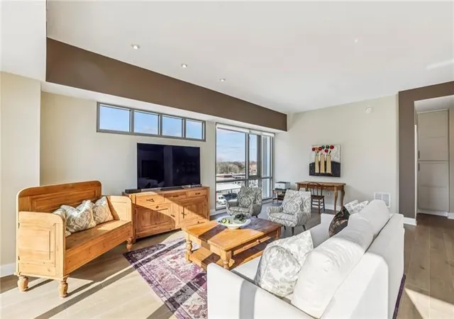 Photo 4 of Sale Pending at 1100 Howell Ml Rd #414, Atlanta, GA 30318 | MLS# 7764606 | Listing updated on 2026-09-04