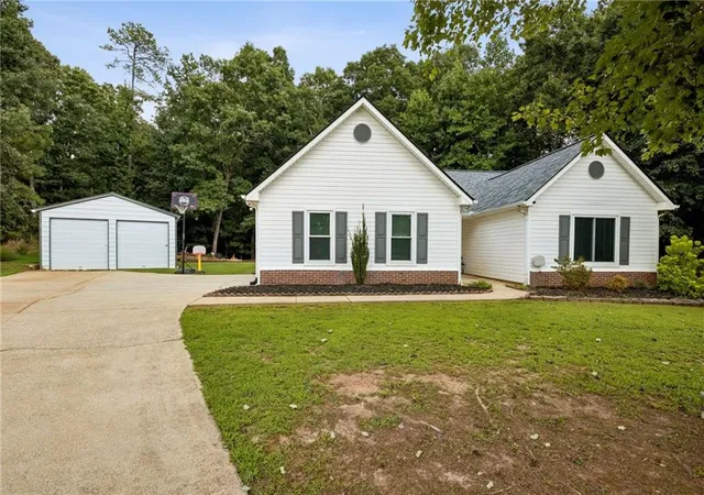 2nd image of 6253 Glen Port Cir, Flowery Branch, GA 30542 | MLS# 7816435
