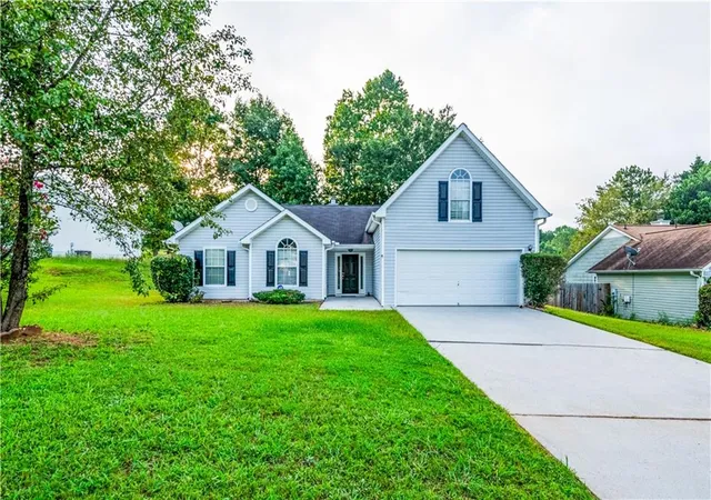 Photo 2 of Sale Pending at 1109 Commons Ct, Jonesboro, GA 30238 | MLS# 7818118 | Listing updated on 2026-08-18