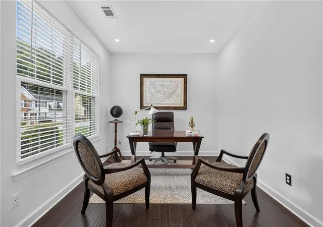 Photo 4 of Sale Pending at 1941 Ashwood Grv Dr, Snellville, GA 30078 | MLS# 7795963 | Listing updated on 2026-09-17