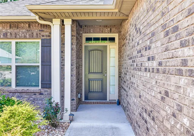 Photo 4 of Single family home for sale at 832 Hidden Holw Cir, Commerce, GA 30529 | MLS# 7820731 | Listing updated on 2026-09-01