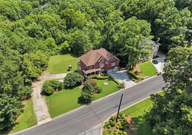 3rd image of 1340 Eryn Circle, Suwanee, GA 30024 | MLS# 7820881