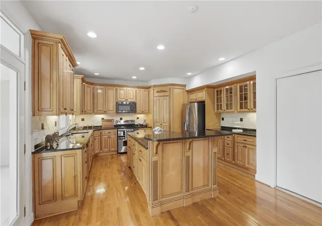 4th image of 1340 Eryn Circle, Suwanee, GA 30024 | MLS# 7820881