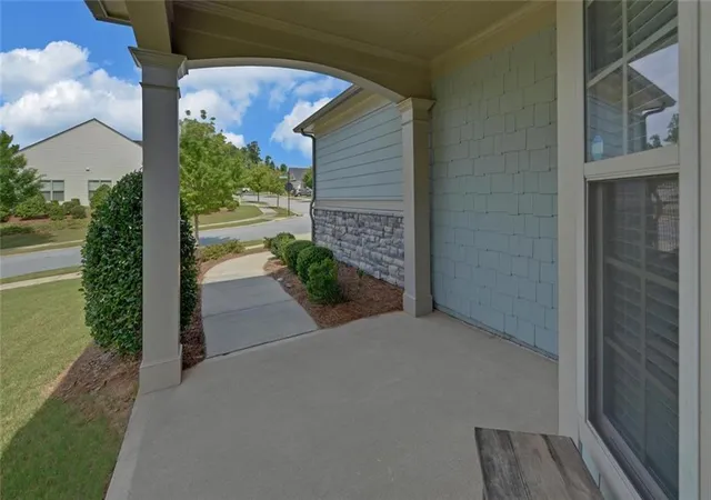 Photo 3 of Single family home for sale at 5690 Maple Blf Way, Hoschton, GA 30548 | MLS# 7803337 | Listing updated on 2026-09-15