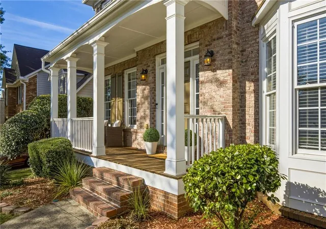 3rd image of 4140 Suwanee Bend Dr, Suwanee, GA 30024 | MLS# 7788412