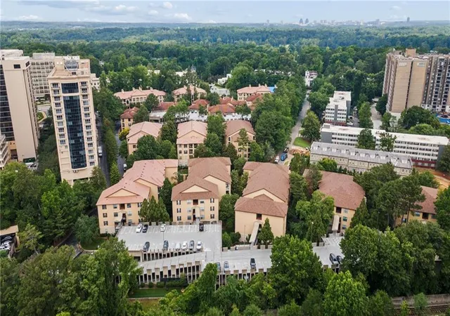 2nd image of 3777 Peachtree Rd Ne, Brookhaven, GA 30319