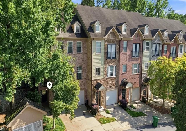 Photo 3 of Townhouse for sale at 1431 Ashford Creek Cir Ne, Atlanta, GA 30319 | MLS# 7825541 | Listing updated on 2026-10-02