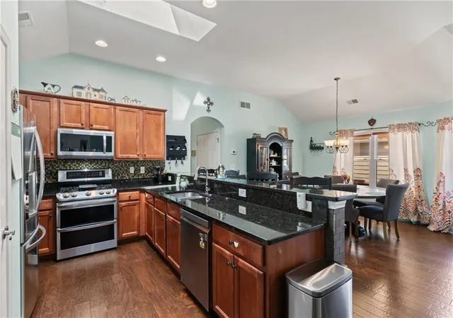 Photo 2 of Sale Pending at 315 Winthrope Dr, Woodstock, GA 30188 | MLS# 7756086 | Listing updated on 2026-08-04