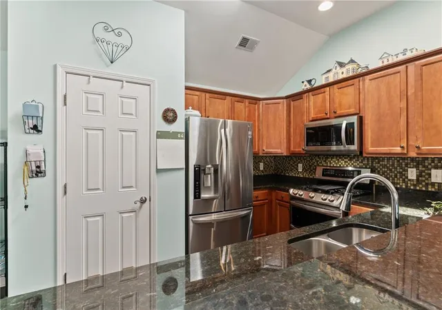 Photo 3 of Sale Pending at 315 Winthrope Dr, Woodstock, GA 30188 | MLS# 7756086 | Listing updated on 2026-08-04