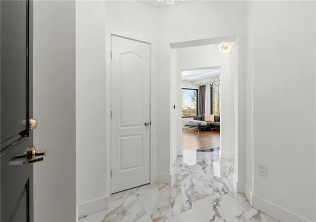 Photo 3 of Condo for sale at 2828 Peachtree Rd Nw #701, Atlanta, GA 30305 | MLS# 7790742 | Listing updated on 2026-10-06