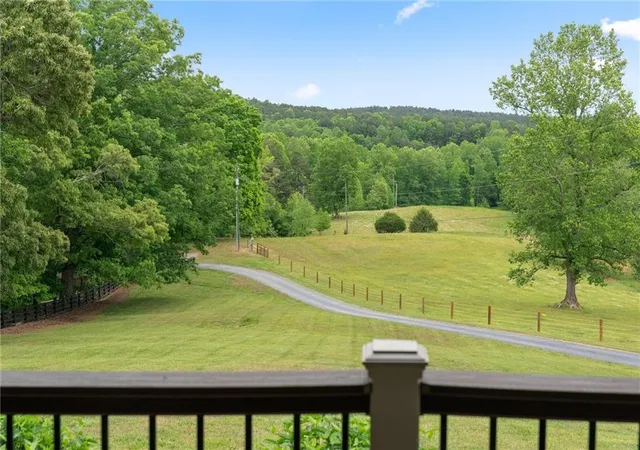 Photo 4 of Single family home for sale at 4601 N Browning Brg Rd, Gainesville, GA 30506 | MLS# 7763805 | Listing updated on 2026-08-26