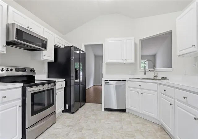 Photo 3 of Sale Pending at 65 Williams Ct, Hoschton, GA 30548 | MLS# 7778719 | Listing updated on 2026-10-09