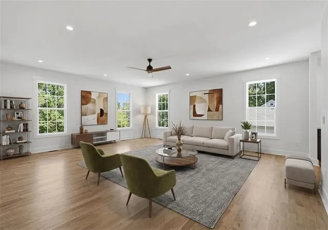 2nd image of 2183 Deep Woods Wy, Marietta, GA 30062 | MLS# 7820430