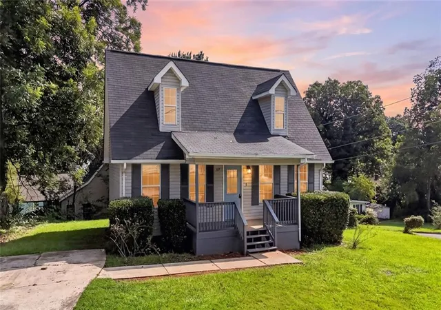 1st image of 737 Carlton St Se, Gainesville, GA 30501 | MLS# 7821550