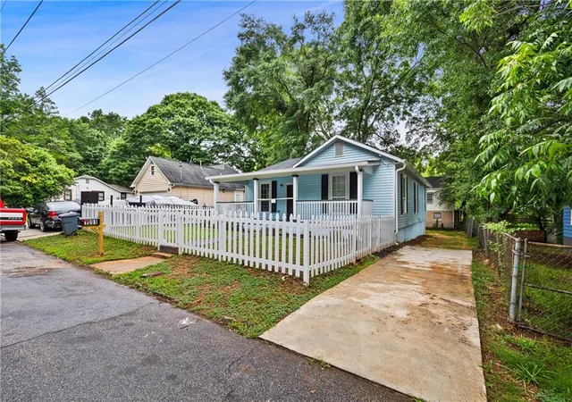 Photo 2 of Single family home for sale at 1091 Regent St Sw, Atlanta, GA 30310 | MLS# 7792865 | Listing updated on 2026-10-02