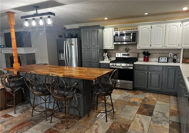 Photo 3 of Sale Pending at 208 Kentucky Dr Ne, Calhoun, GA 30701 | MLS# 7816704 | Listing updated on 2026-09-04