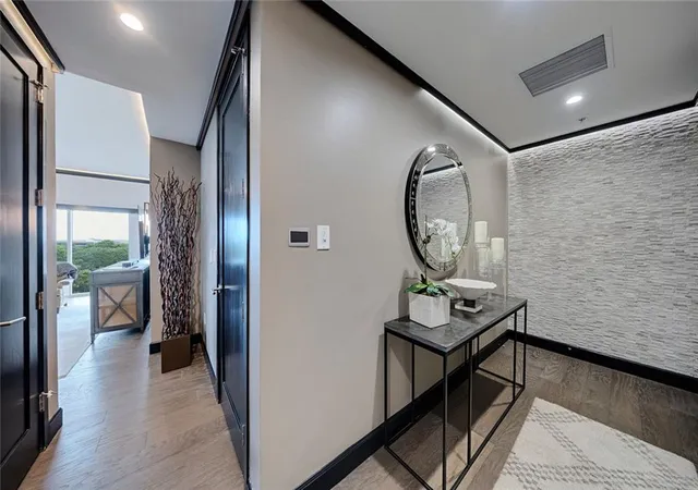 3rd image of 1820 Peachtree St, Atlanta, GA 30309