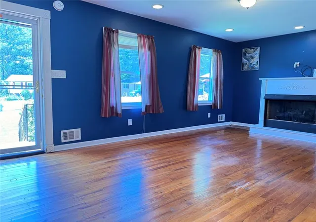 Photo 2 of Sale Pending at 6556 Wendell Cir, Morrow, GA 30281 | MLS# 7828645 | Listing updated on 2026-09-11