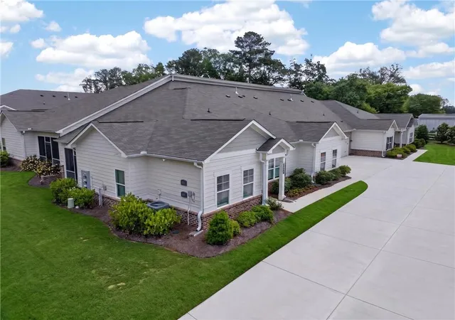 Photo 3 of Townhouse for sale at 3804 Shelleydale Dr #3, Powder Springs, GA 30127 | MLS# 7804682 | Listing updated on 2026-08-19