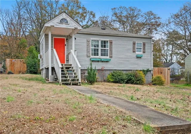 1st image of 1124 Graymont Dr Sw, Atlanta, GA 30310 | MLS# 7709537