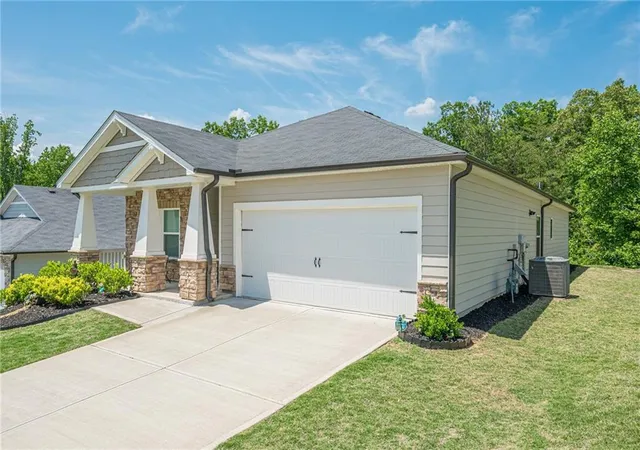 3rd image of 422 Murphy Ave, Canton, GA 30114 | MLS# 7773918