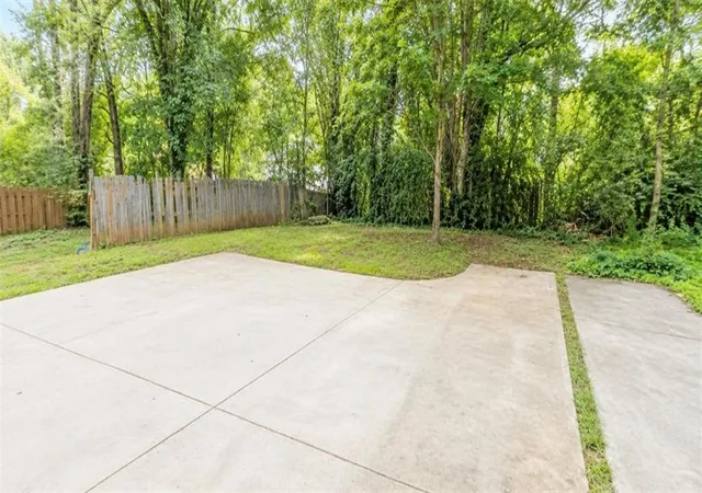 Photo 3 of Single family home for sale at 2001 Lois Pl Nw, Atlanta, GA 30318 | MLS# 7826117 | Listing updated on 2026-08-25