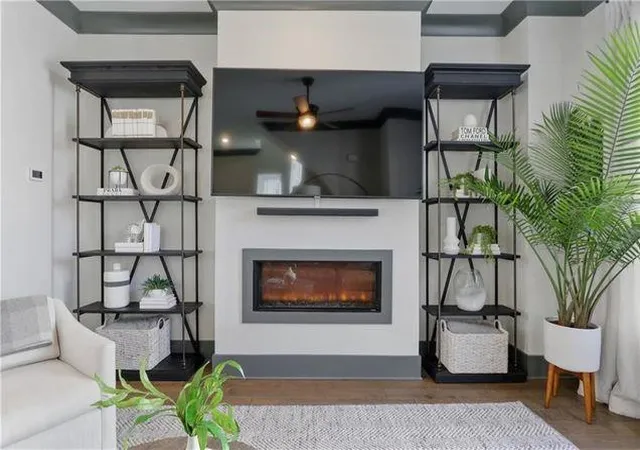 Photo 4 of Single family home for sale at 504 Broadview Pl NE, Atlanta, GA 30324 | MLS# 7814186 | Listing updated on 2026-09-19