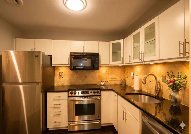 Homes for sale in Atlanta, GA | 3060 Pharr Court North Nw #114, Atlanta, GA 30305 | MLS# 7756373