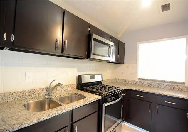 5th image of 2510 Cumberland Ct Se, Smyrna, GA 30080 | MLS# 7779640