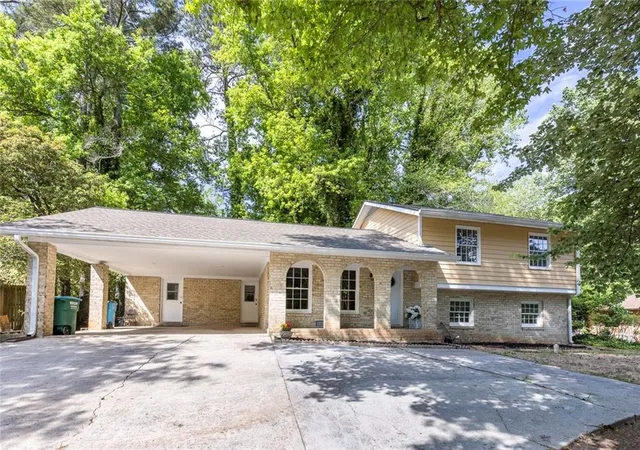 2nd image of 383 Ben Ave Sw, Lilburn, GA 30047 | MLS# 7797605