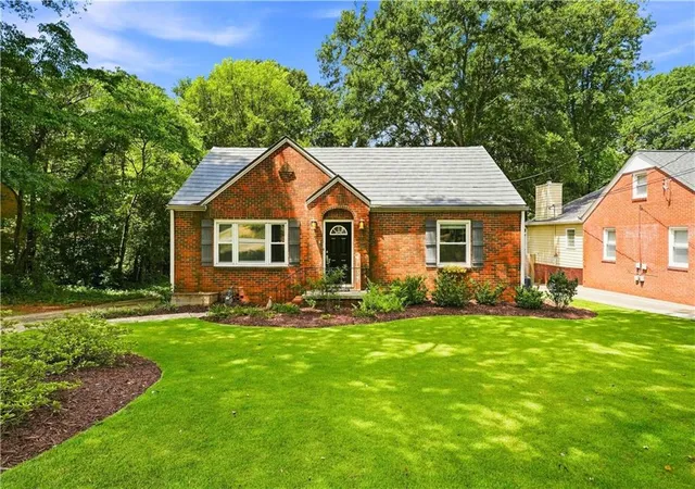 2nd image of 1091 Walker Dr, Decatur, GA 30030 | MLS# 7824577