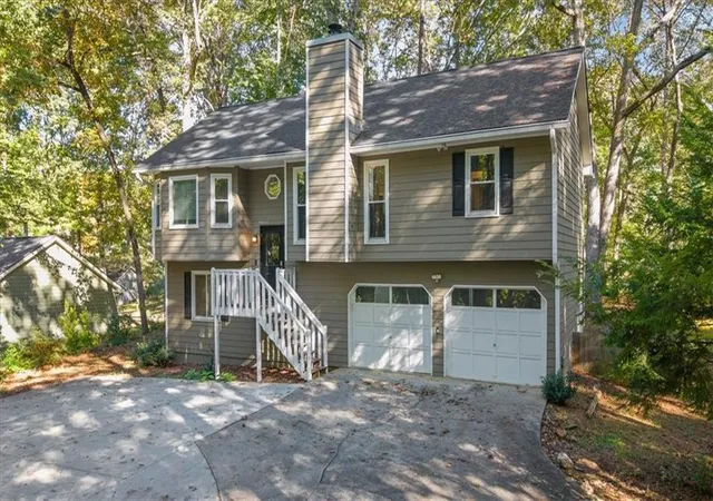 3rd image of 1528 Oakleaf Dr, Auburn, GA 30011 | MLS# 7752575