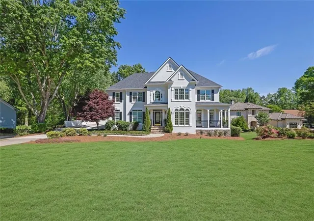 Photo 3 of Sale Pending at 4358 Willow Oak Dr, Gainesville, GA 30506 | MLS# 7750283 | Listing updated on 2026-08-21