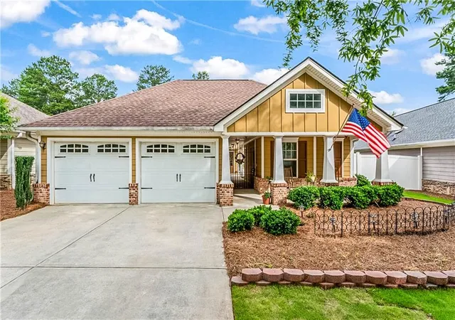 Homes for sale in Locust Grove, GA | 140 Cottage Club Dr, Locust Grove, GA 30248 | MLS# 7789123